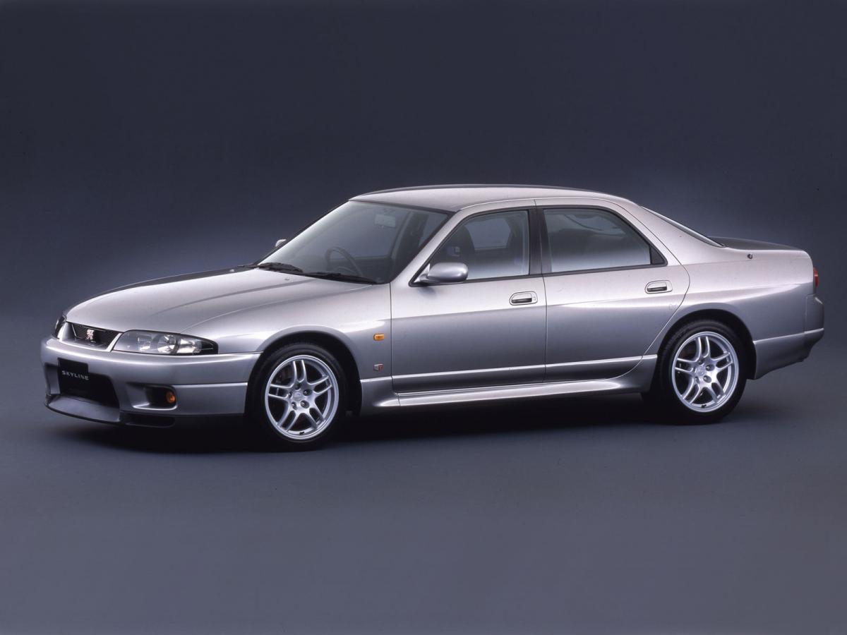 Авто Nissan Skyline IX (R33) седан 2.5 MT (250 л.с.) подробная информация