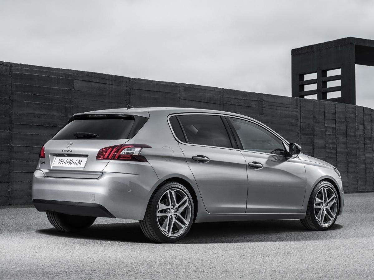 Авто Peugeot 308 II хэтчбек 5 дв. 1.6 AT (150 л.с.) интересная информация