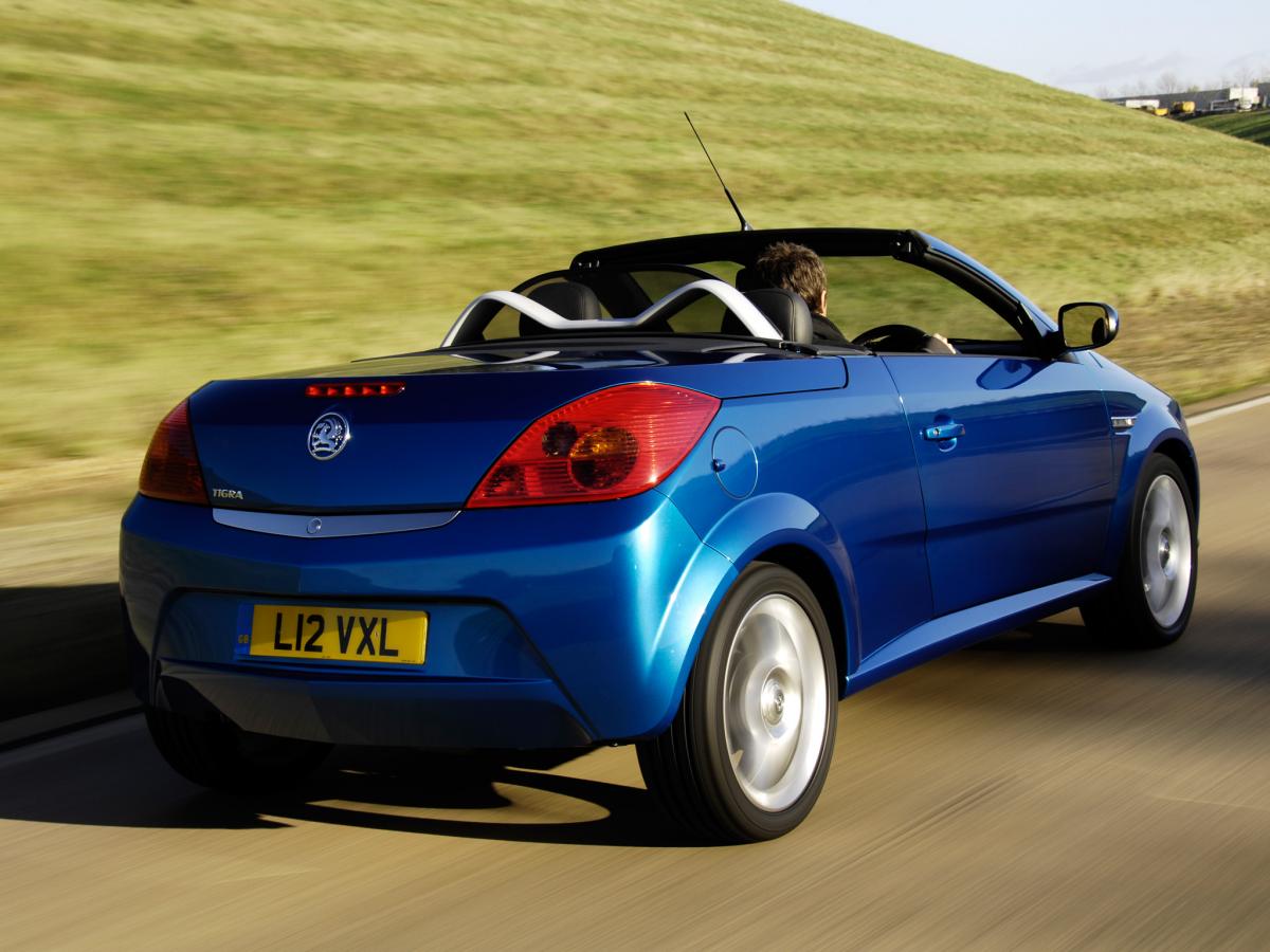 vauxhall tigra twintop 2004