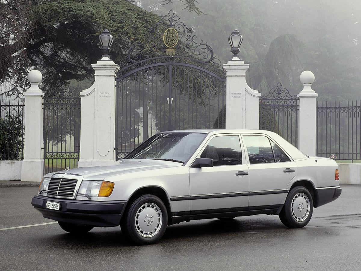 Авто Mercedes-Benz W124 седан 3.0d AT (147 л.с.) подробная информация