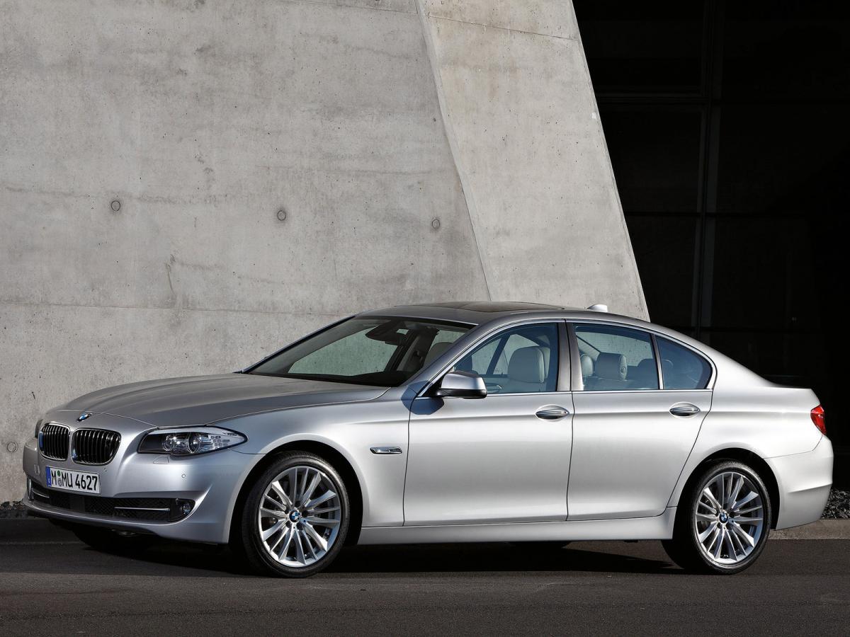 Авто BMW 5er VI (F10/F11/F07) седан 3.0 MT (204 л.с.) подробная информация